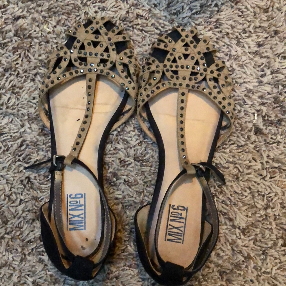 Women’s size 8 flats